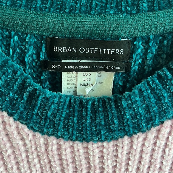 Urban Outfitters Sweater - Picture 3 of 4